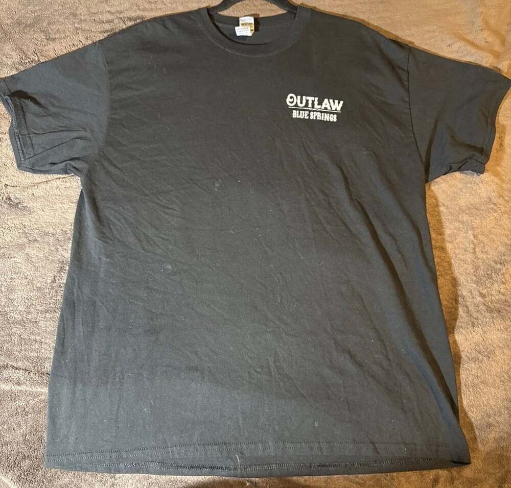 Gildan Outlaw Blue Springs Graphic T-Shirt Size XL Black Cotton